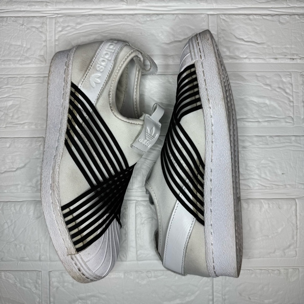 adidas Women's Slip-On Shoes white w/ black size 5.5 - Picture 11 of 14